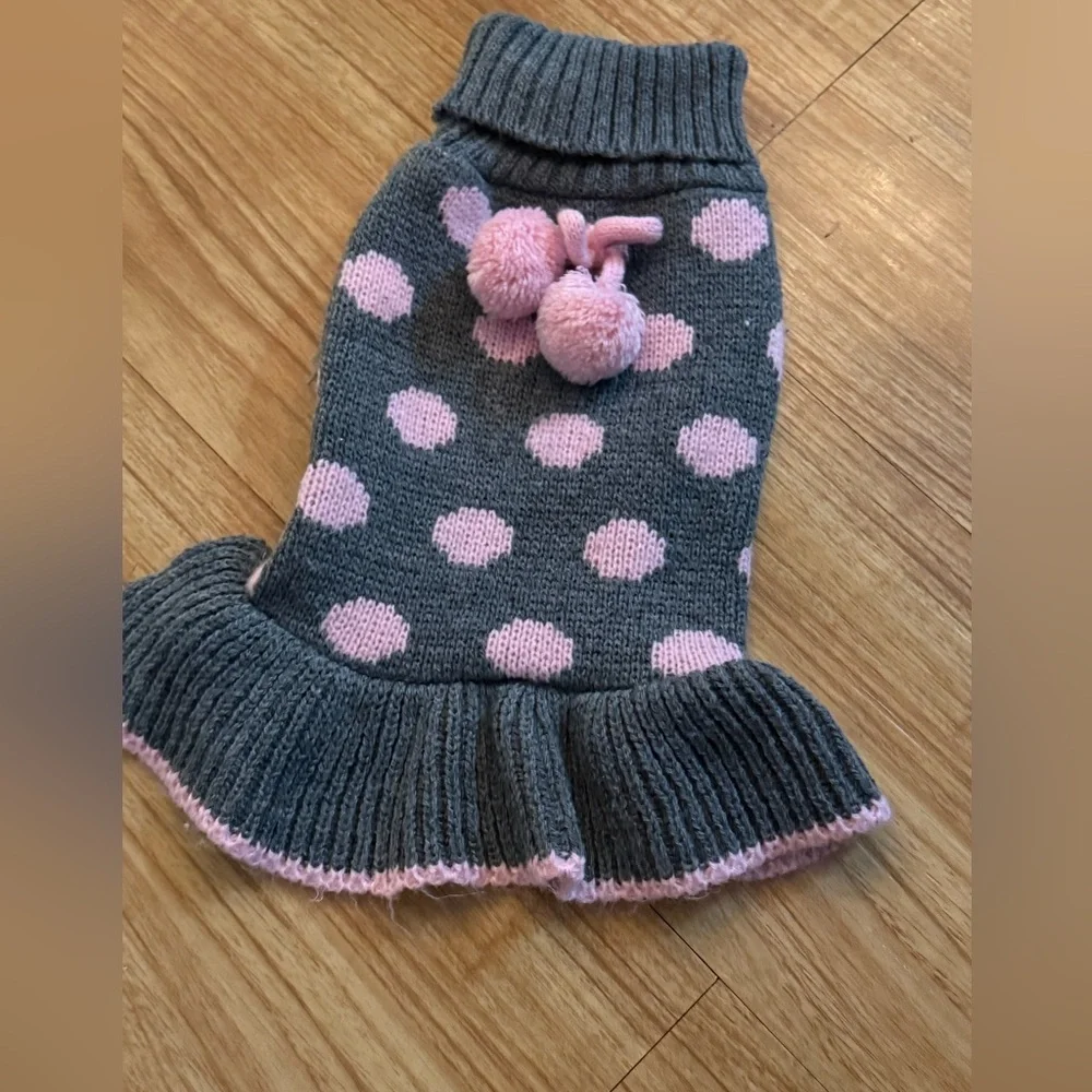 KYEESE Dog Sweater dress Grey/Pink Polka Dot w/ PomPom Size Small